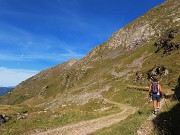 10 Saliti al Lago del diavolo (2142 m) prendiamo a sx il 'Sentiero della condotta' 